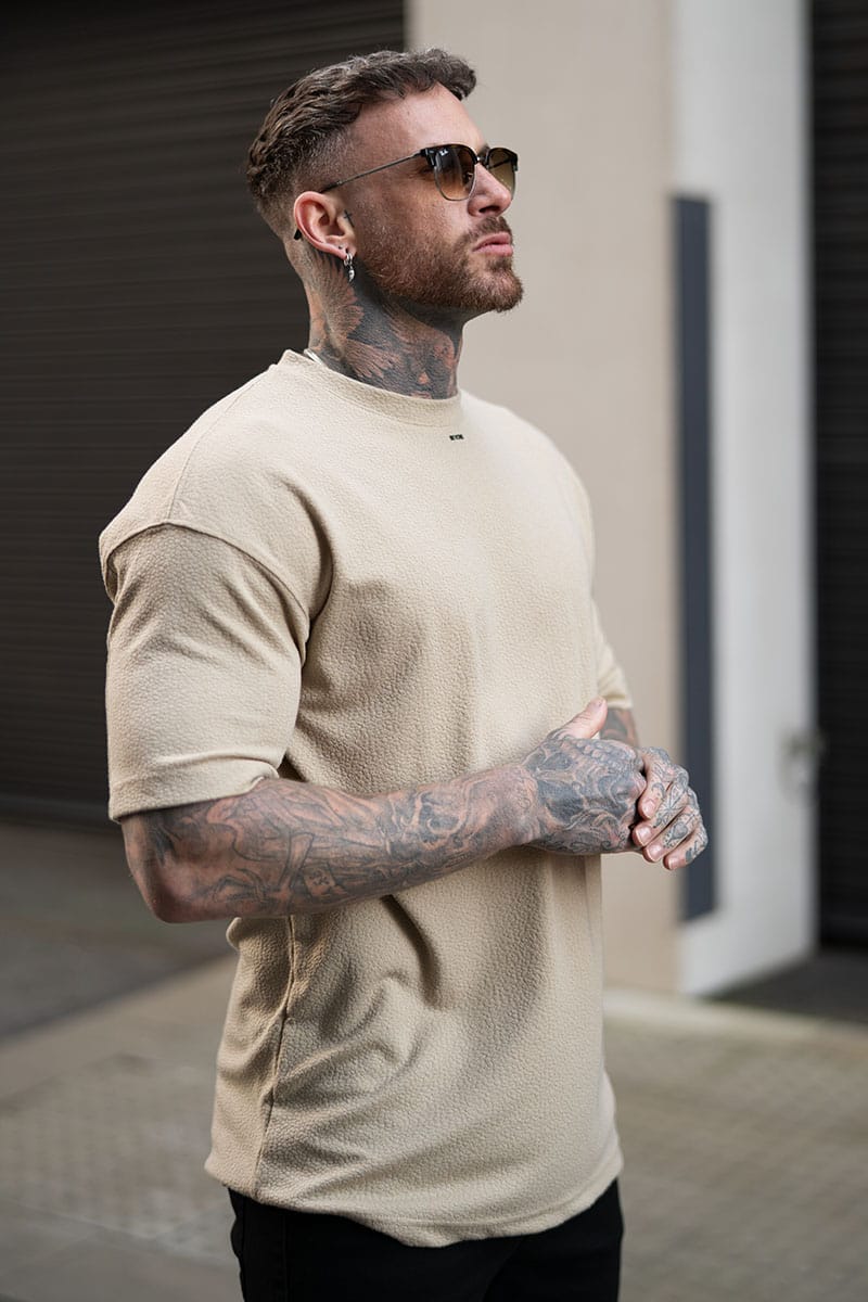 Κάμελ ανδρικο oversized T-shirt με ιδιαιτερο ύφασμα και αναγλυφο τύπωμα