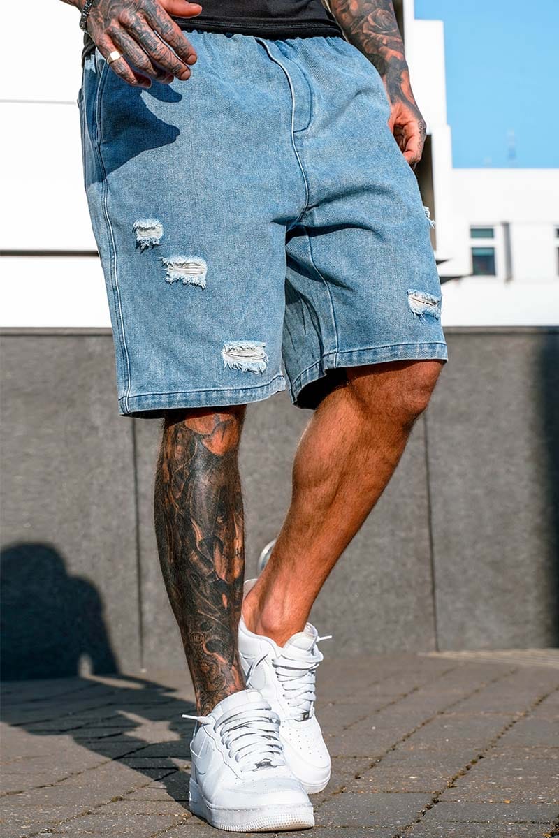Μπλε ανδρική loose fit τζιν βερμούδα με λάστιχο στη μέση και σκισίματα / 8245BL